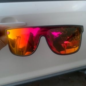 Blenders Sunset Iridescent Polarized Mirrored Sunglasses